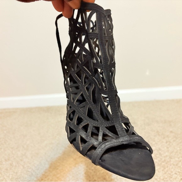 Black Heels with Intricate Cut-Out Design and Open Toe - Picture 7 of 12